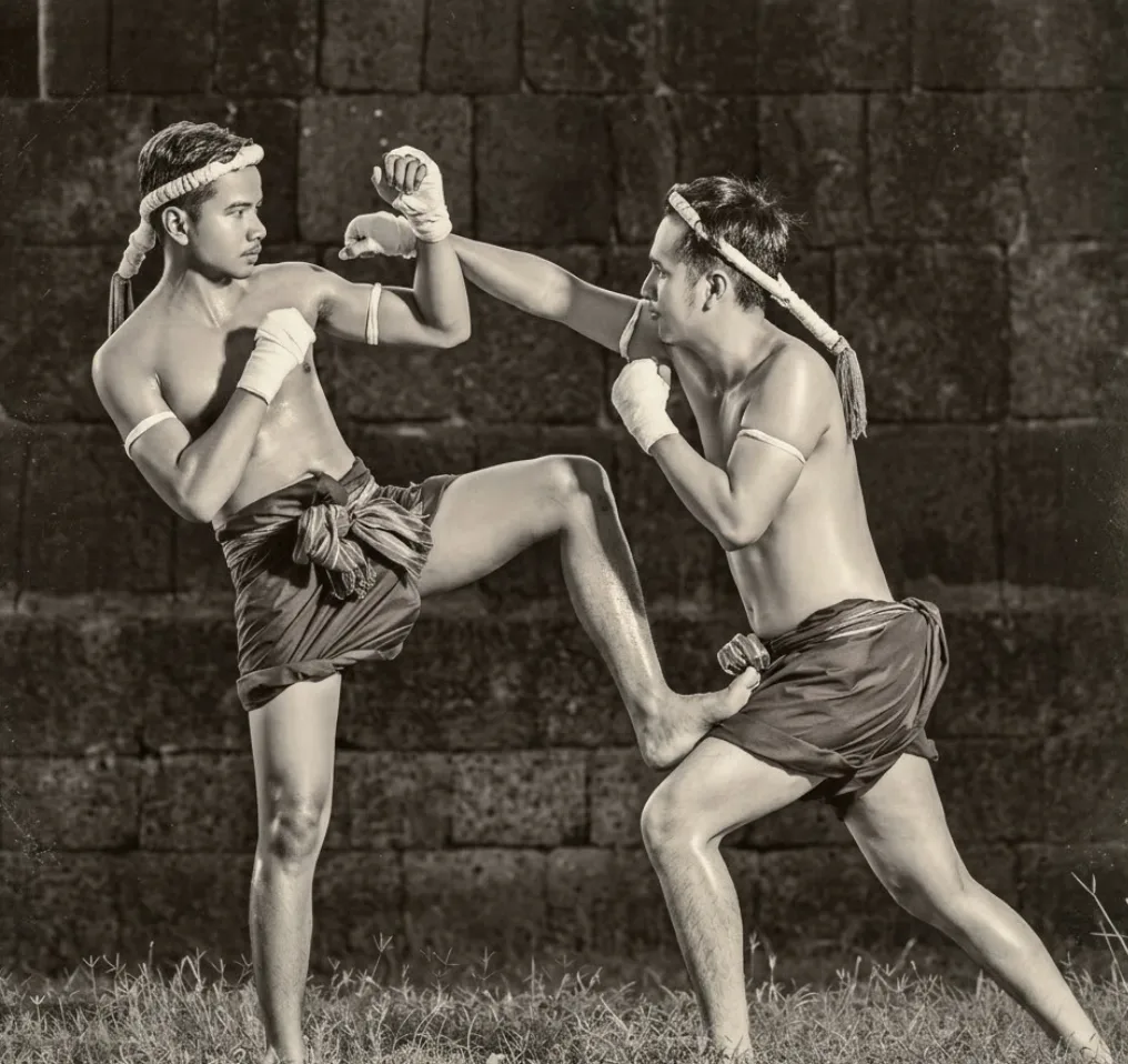 Muay Boran practitioner demonstrating ancient Thai fighting techniques
